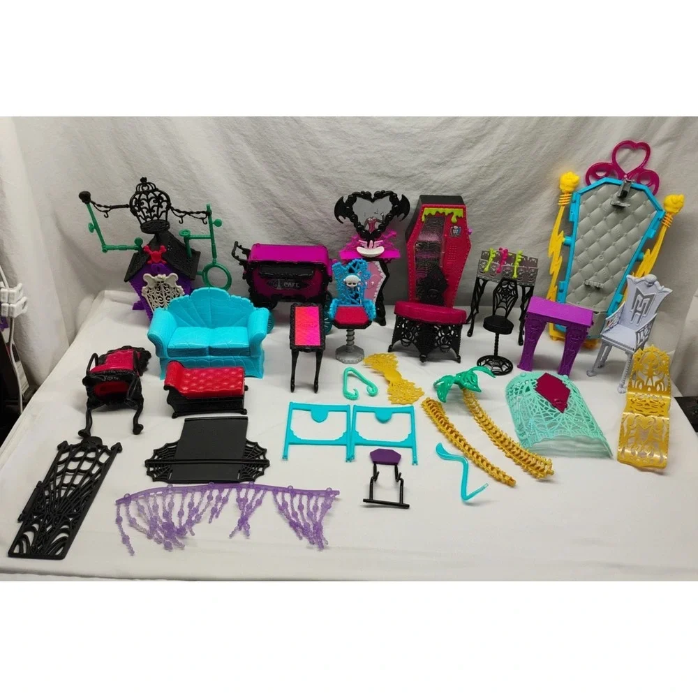 Huge Monster High Replacement Repair Pieces‎ & Parts Playsets Lot 1